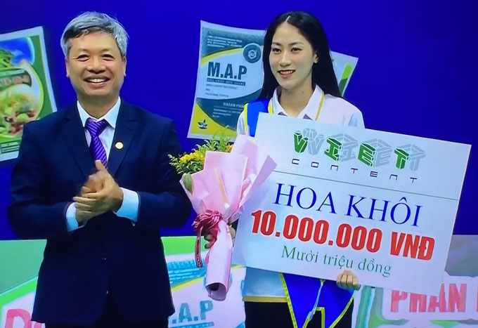 Kiều Trinh từng được trao giải Hoa khôi bóng chuyền năm 2023