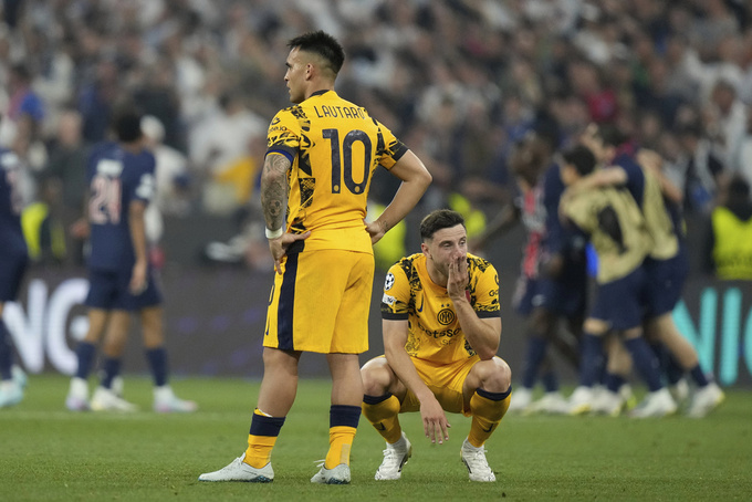 Nỗi buồn của các cầu thủ Inter sau khi bị PSG vùi dập 5 bàn không gỡ