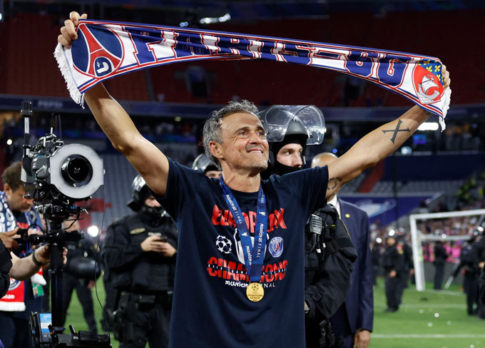  Luis Enrique ngang bằng với thành tích của Mourinho