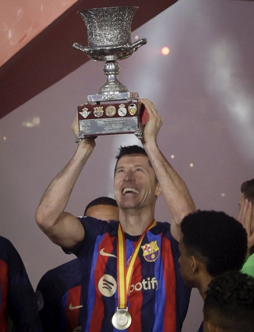 Lewandowski và Siêu Cúp Tây Ban Nha, danh hiệu đầu tiên trong cú ăn ba của Barca ở mùa 2024/25.