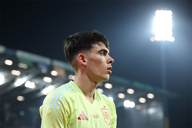 Valle là cầu thủ đầu tiên chia tay Barca trong Hè này