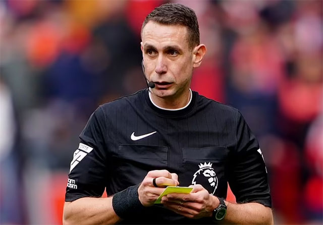 Trọng tài Coote bị mất việc ở Premier League vì mắc nhiều sai phạm