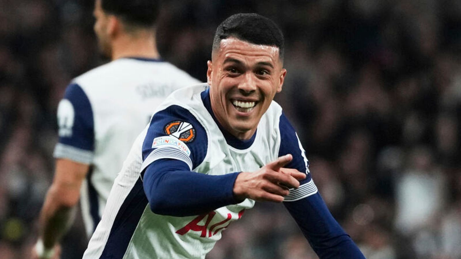 Khi Porro ra mắt ở trận Spurs thua 4-1 trước Leicester vào tháng 2/2023, anh bị chê là 