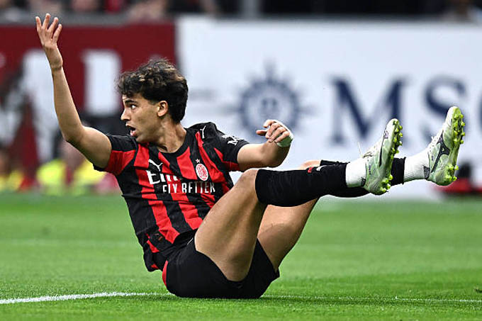 Felix buộc phải tìm bến đỗ mới