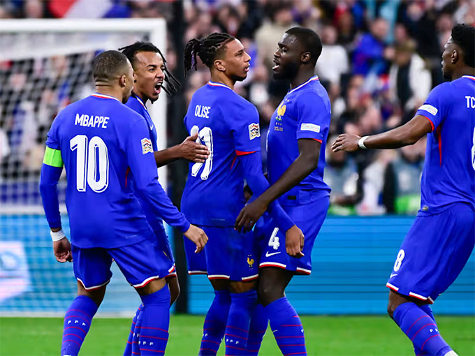 Nhưng Deschamps có thể cất cả Dembele, Doue, Barcola trên băng ghế dự bị mà không cần lo lắng khi Mbappe, Olise vẫn ở đó