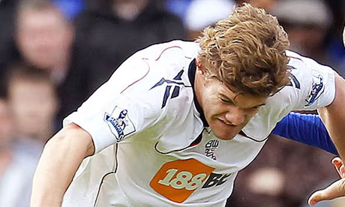 Marcos Alonso thoát án tù