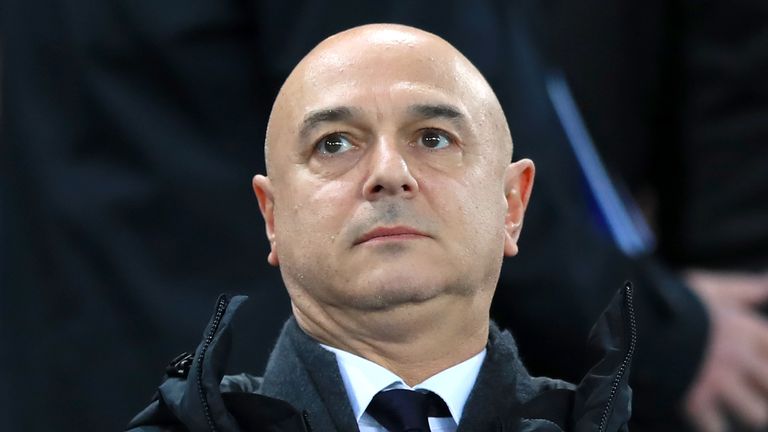 Levy đã bị hoảng sợ bởi tiền lệ Erik ten Hag nên quyết định xử trảm Postecoglou