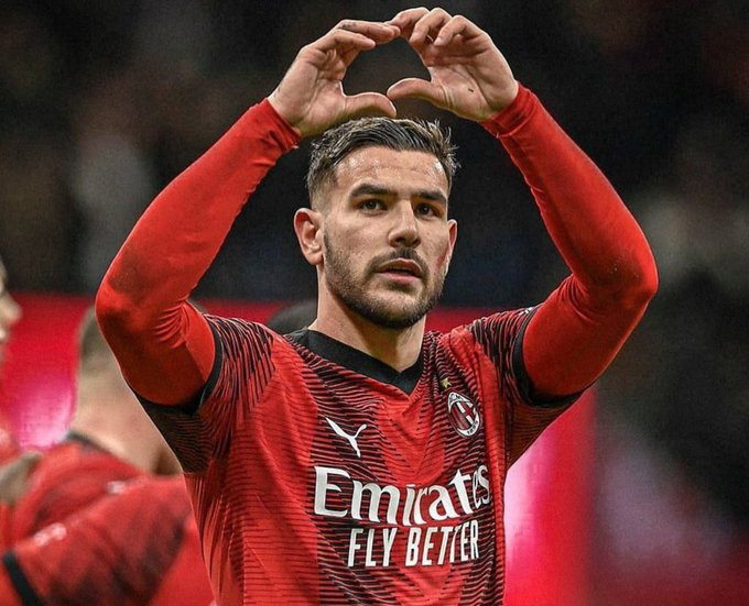Theo Hernandez từ chối chuyển tới Al Hilal
