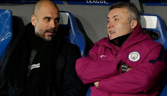 Domenec Torrent (phải) từng làm trợ lý cho Guardiola