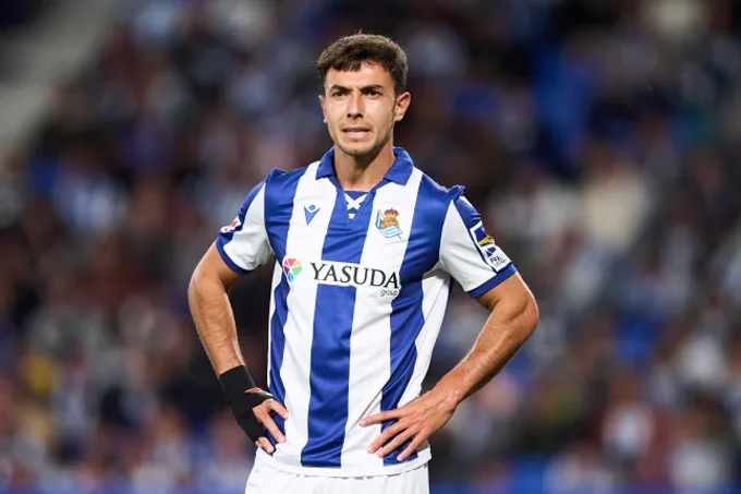 Zubimendi đã tạm gác lại việc chuyển đến Arsenal để chờ Real Madrid. Anh chỉ coi Pháo thủ là phương án B