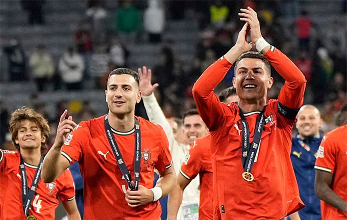 Ronaldo có danh hiệu vô địch thứ 3 cùng ĐT Bồ Đào Nha