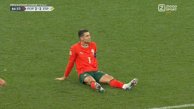 Ronaldo đã không thể tiếp tục thi đấu