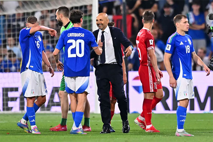 HLV Spalletti đã giành được chiến thắng trong trận đấu cuối cùng với ĐT Italia