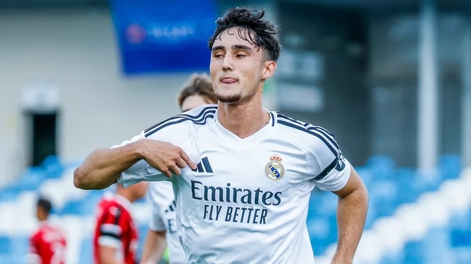 Hậu vệ trẻ Jesus Fortea đã từ chối nhiều đề nghị để ở lại Real Madrid.