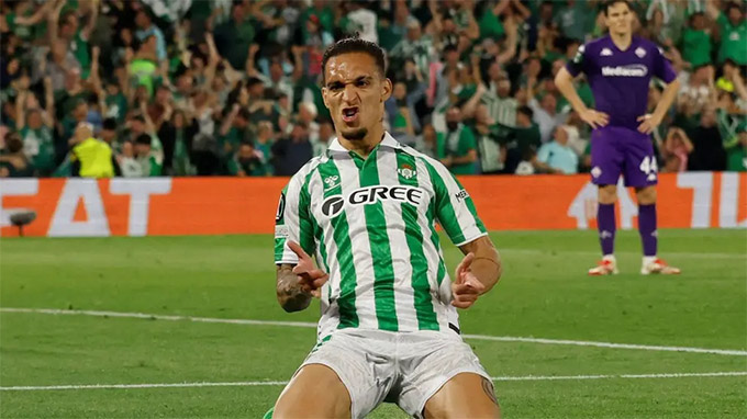 Antony sang Betis và tỏa sáng