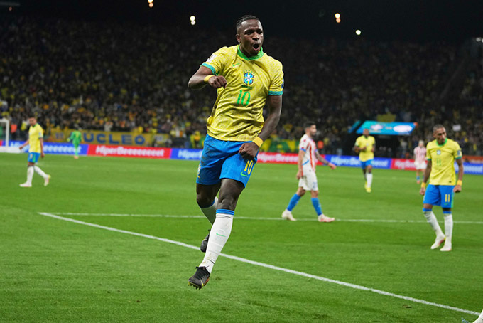 Vini ghi bàn đầu tiên cho Brazil dưới triều đại HLV Ancelotti