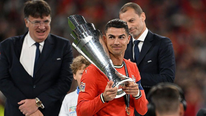 Cristiano Ronaldo không ngừng lập kỷ lục