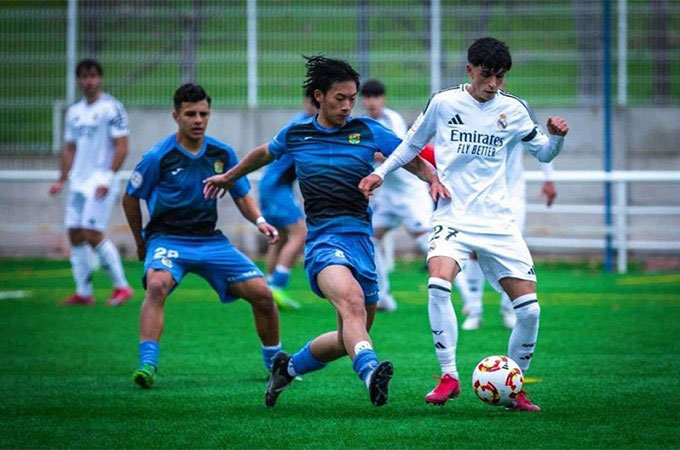 Julien Nguyễn ra sân trước U19 Real Madrid