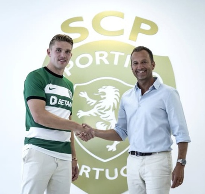 Tuy nhiên, anh cho rằng mình đang bị lãnh đạo của Sporting Lisbon lật kèo để cố níu kéo anh ở lại
