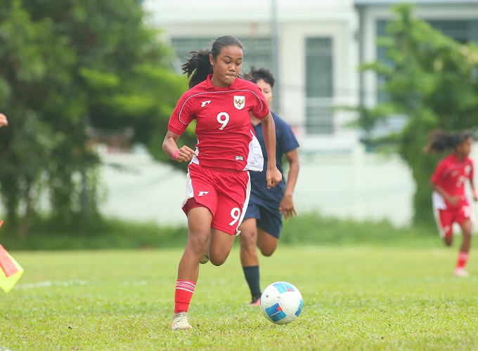 U19 nữ Indonesia sẽ là đối thủ của U19 nữ Việt Nam ở bán kết. Ảnh; Đình Viên