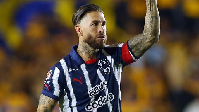 Sergio Ramos tái xuất trong màu áo Monterrey