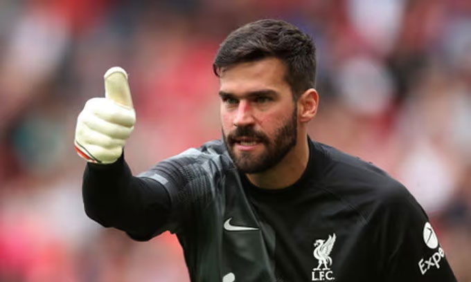 Alisson vẫn muốn cống hiến cho Liverpool