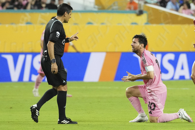 Lionel Messi bất lực trong trận hòa 0-0 của Inter Miami trước Al Ahly