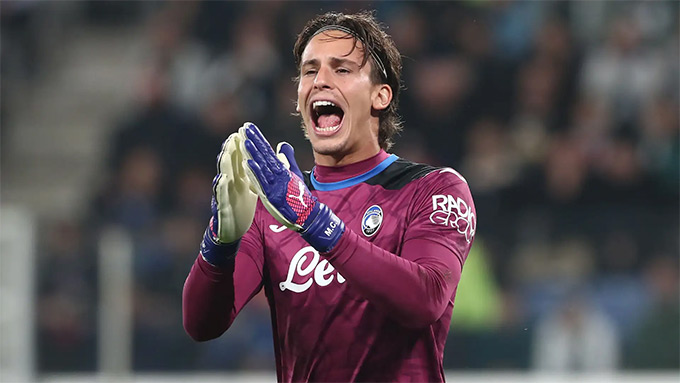 MU nhắm Marco Carnesecchi thay thế Onana