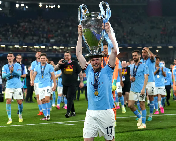 Dê Bruyne là huyền thoại của Man City