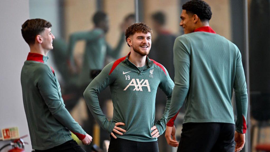 Harvey Elliott đã ghi bàn mở tỷ số, Jarell Quansah được đá chính, trong khi Tyler Morton vào sân thay người trong trận Anh thắng CH Séc