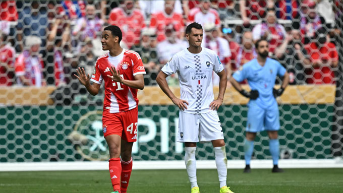 Cầu thủ Bayern thi đấu như đi dạo vẫn thắng quá đậm