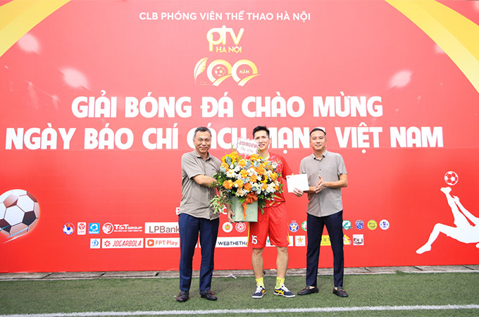 Chủ tịch VFF Trần Quốc Tuấn và Phó chủ tịch VFF Nguyễn Xuân Vũ đến tham dự, chúc mừng Giải bóng đá kỷ niệm Ngày Báo chí Cách mạng Việt Nam - PTV Cup 2025