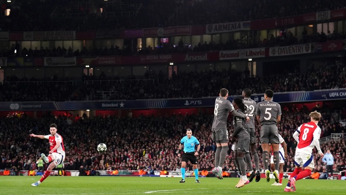 Hàng thủ của Real Madrid thường khá mong manh trong các tình huống cố định