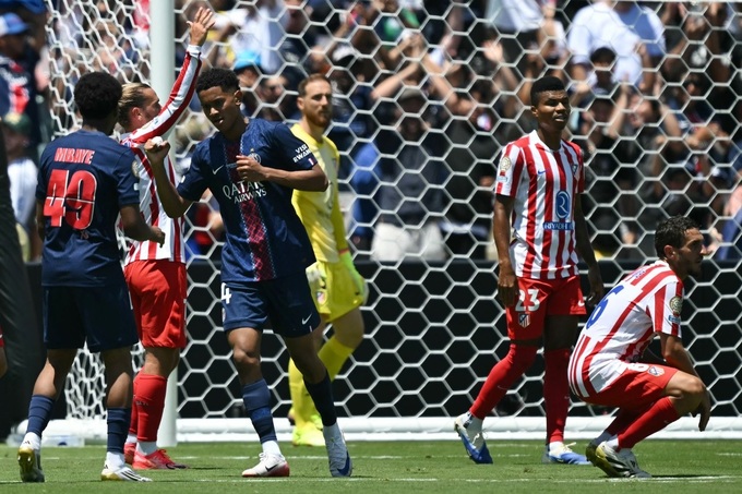 Trận thua vỡ mặt 0-4 trước PSG đã lột trần bộ mặt của Atletico.