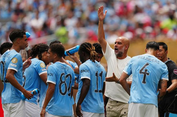 Man City một lần nữa đưa ra quyết định ngắn hạn về tấm băng thủ quân