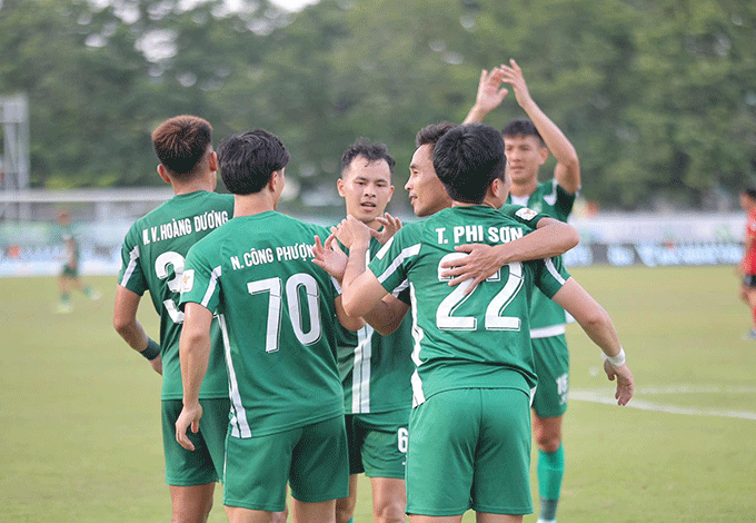 Bình Phước tận hưởng niềm vui chiến thắng trước Long An