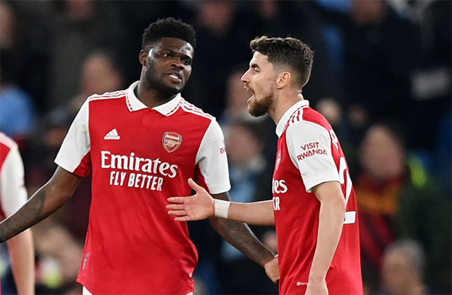 Partey sắp theo chân Jorginho rời Arsenal