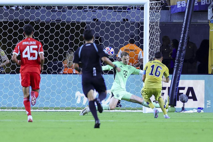 Merentiel solo ghi bàn đẳng cấp vào lưới Bayern
