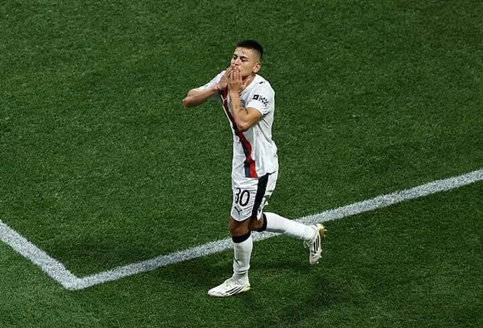 Echeverri không sớm thì muộn sẽ trở thành ngôi sao lớn của Man City