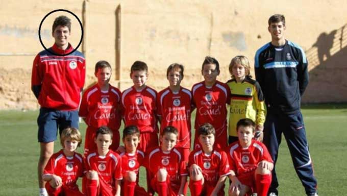 Cuesta làm trợ lý cho HLV Adrian Granado ở đội U14 Atletico Madrid