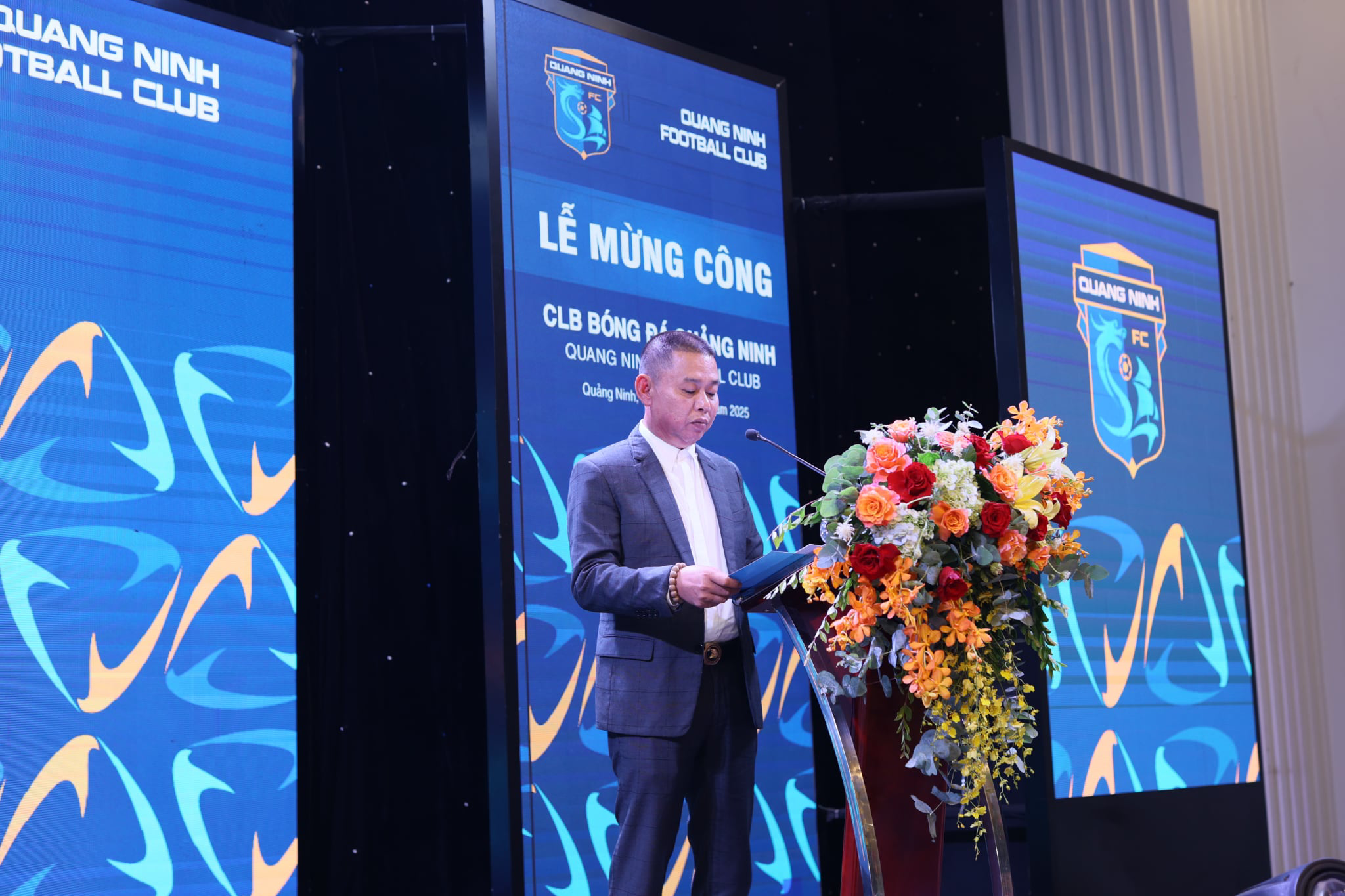 Chủ tịch Hà Tuấn Dũng bày tỏ sự xúc động với nỗ lực toàn đội đã thể hiện, đặc biệt là màn ngược dòng ở trận đấu cuối với PVF