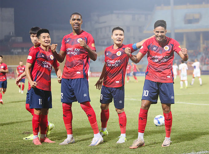Ngoài việc giữ lại bộ khung cũ đầy chất lượng, sức mạnh đội hình của CAHN sẽ tăng lên đáng kể với sự xuất hiện của những tân binh mới - Ảnh: Minh Tuấn 
