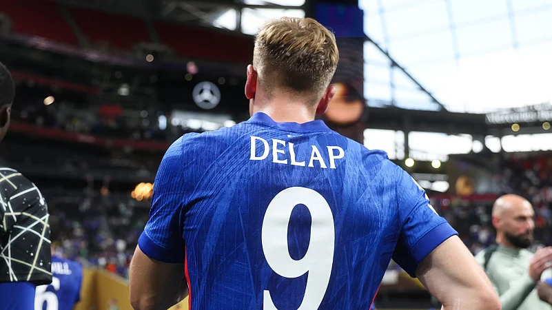 Delap đã phớt lờ lời nguyền rằng áo số 9 tại Chelsea bị nguyền rủa