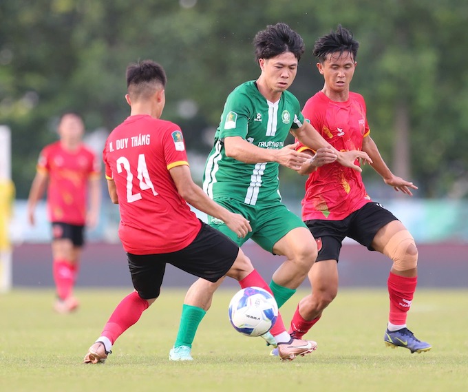 Công Phượng được kỳ vọng sẽ giúp đội nhà có mặt ở V.League mùa tới. Ảnh: Anh KHoa 