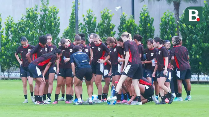 ĐT nữ Indonesia đang tập trung cao độ. Ảnh: Bola