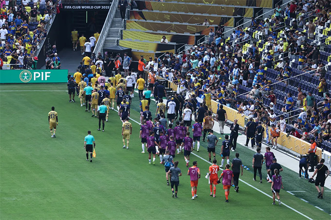 Trận đấu giữa Boca Juniors vs Auckland City đã phải tạm dừng do thời tiết