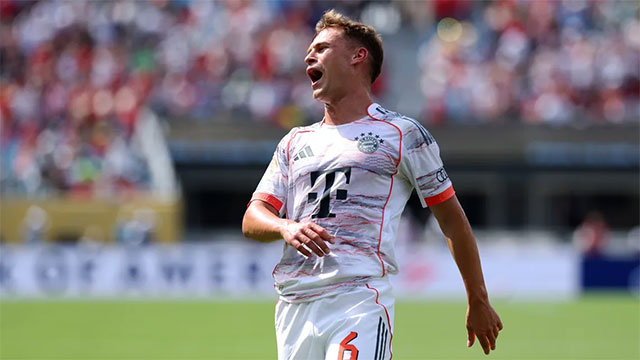 Kimich không giấu được sự thất vọng khi Bayern để thua Benfica