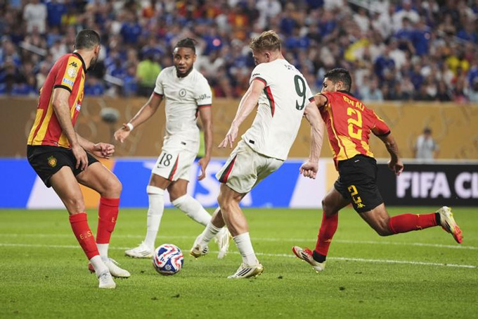 Delap đã có pha xử lý và ghi bàn quá ghê