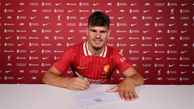 Milos Kerkez ra mắt Liverpool