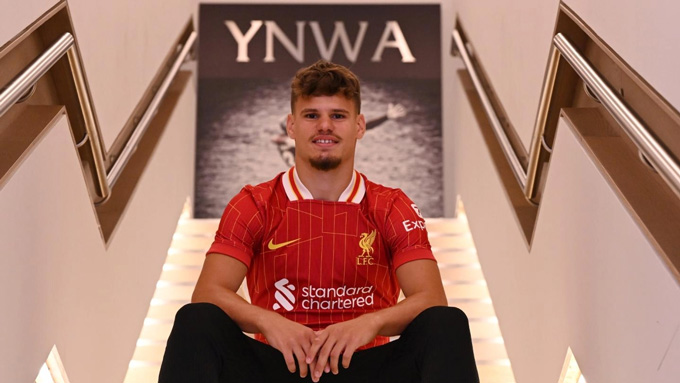 Kerkez đã chính thức cập bến Anfield